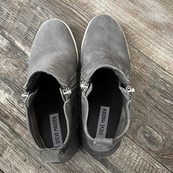 Steve Madden grey wedge sneaker size 8.5 - Picture 4 of 6